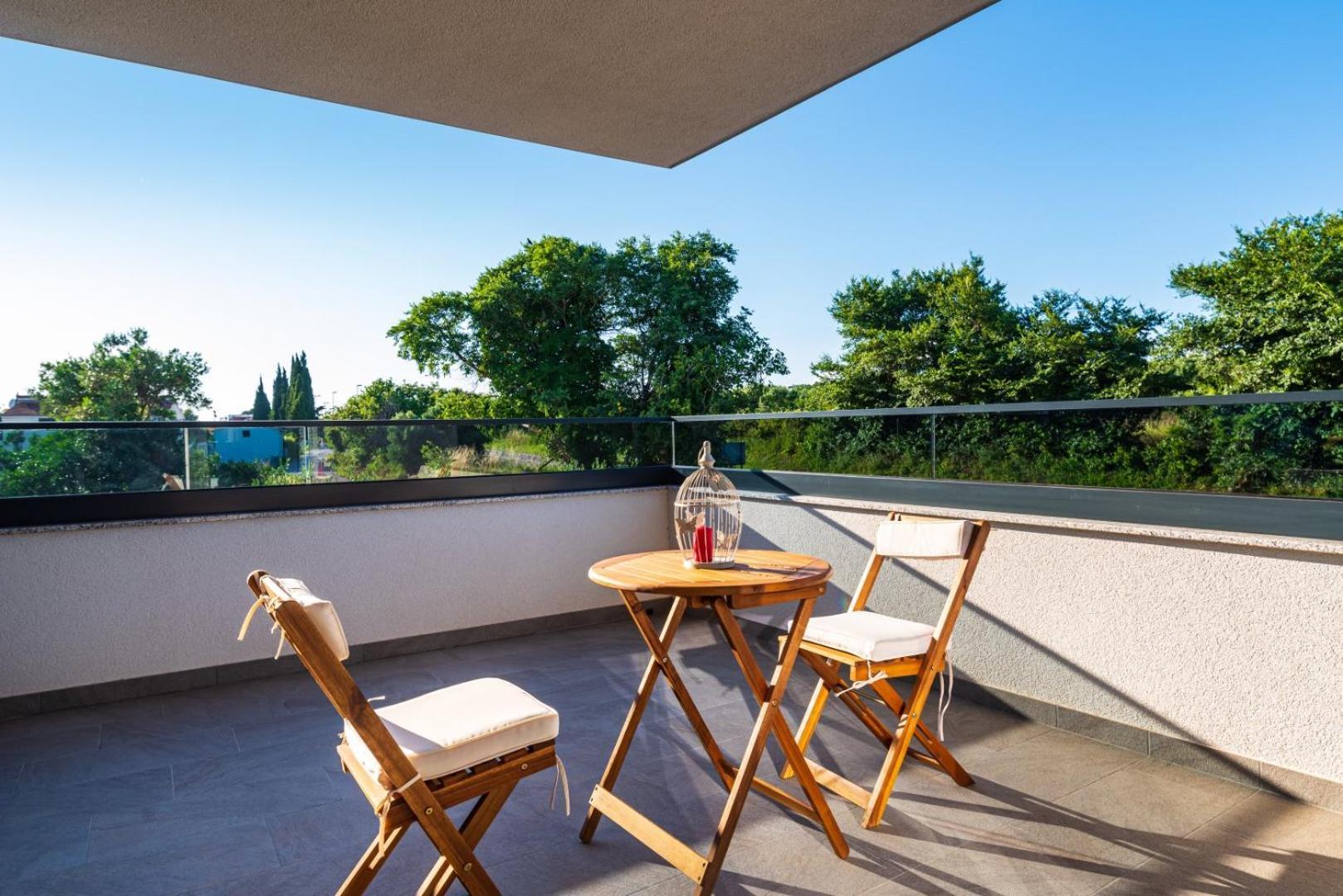 Crowonder Sun Dance Apartments With Heated Swimming Pool Seaview And Garden Sveti Filip i Jakov Exterior photo